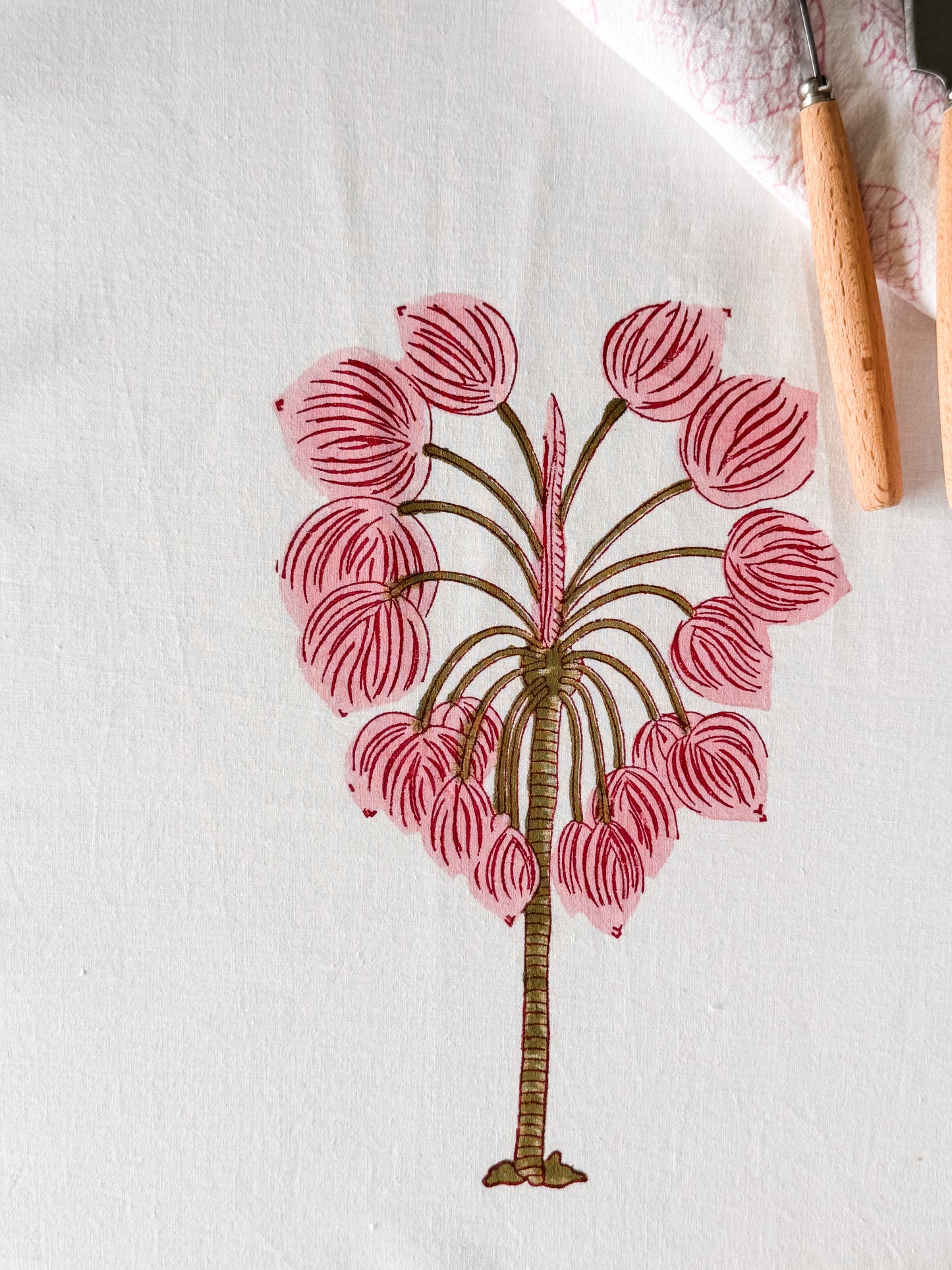 Pink palm tropical
Cloth