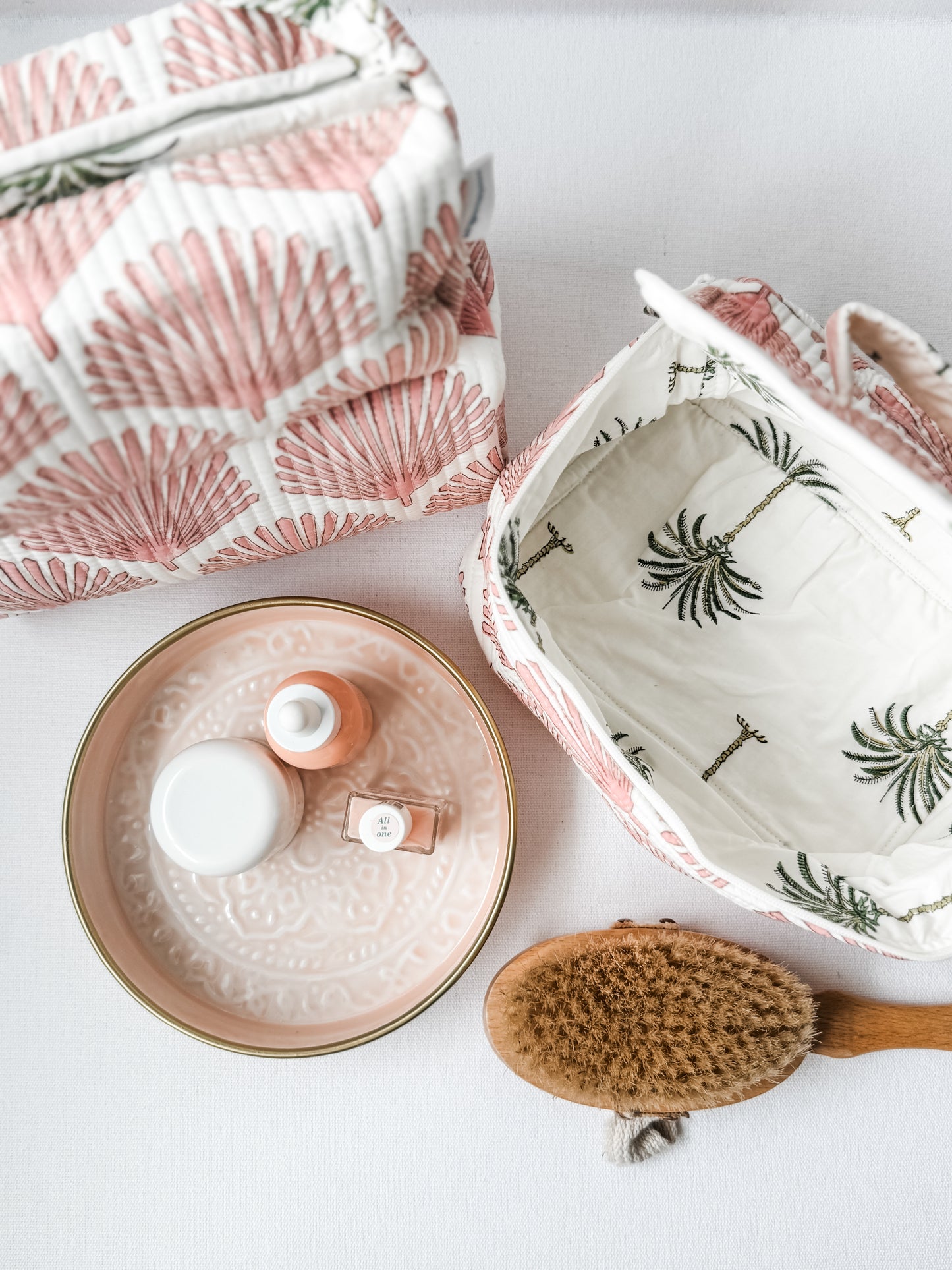 Cosmetic Bag, Leaf, Pink *ON PRE ORDER - STOCK EXPECTED 8.12.25*