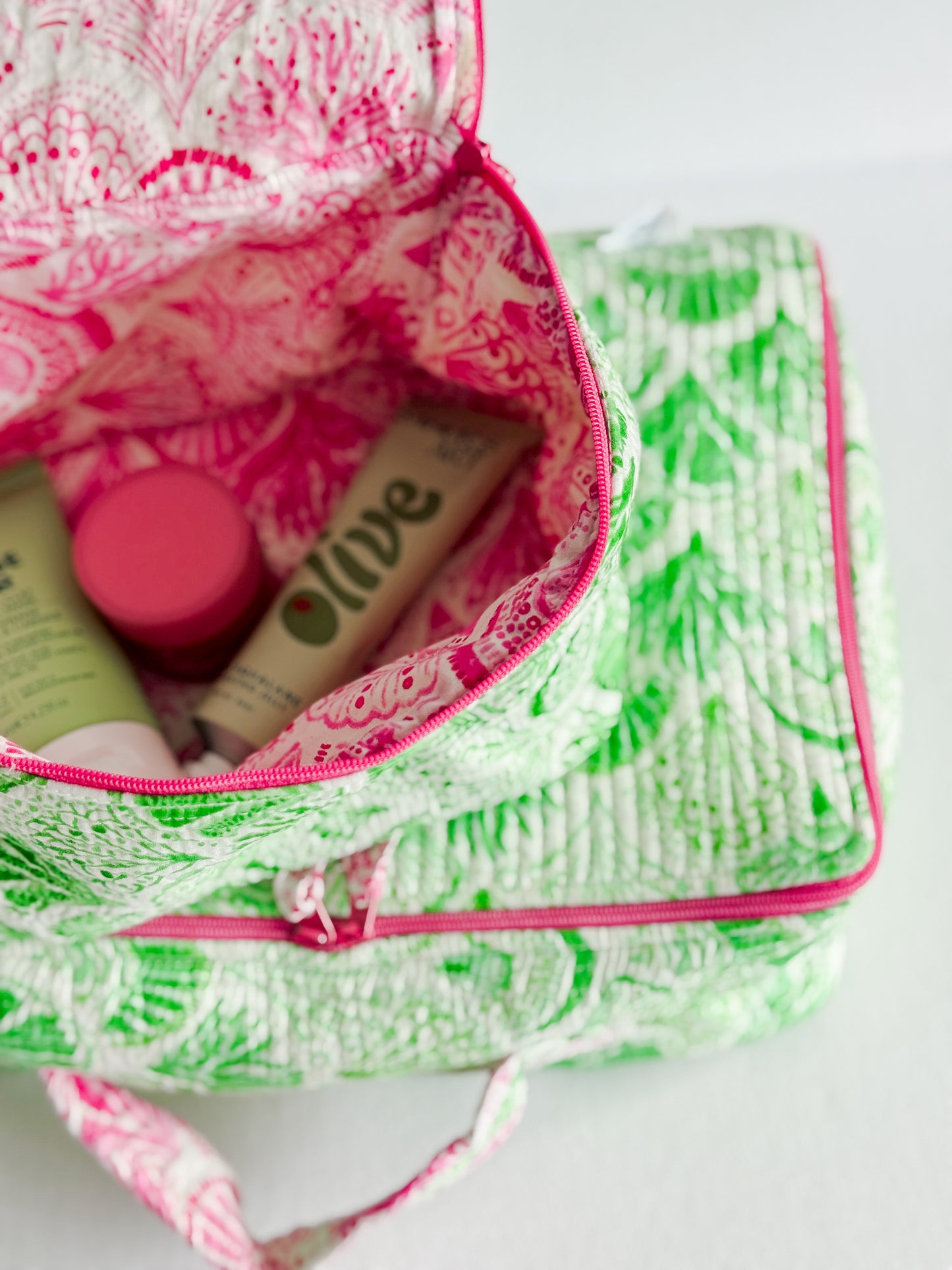 Cosmetic Bag, Shell, Green