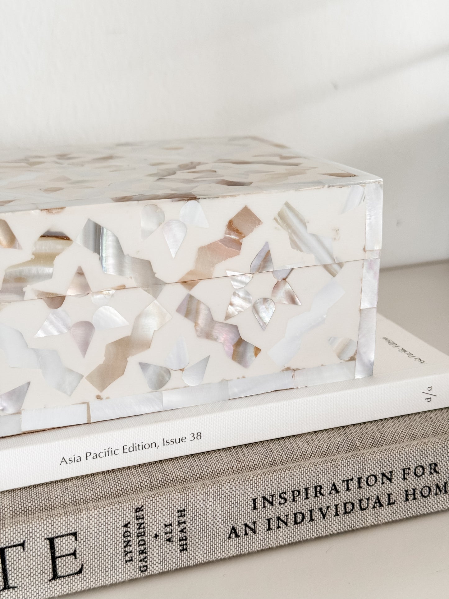 Keepsake Box Small, Mother of Pearl Inlay, Kranji, White