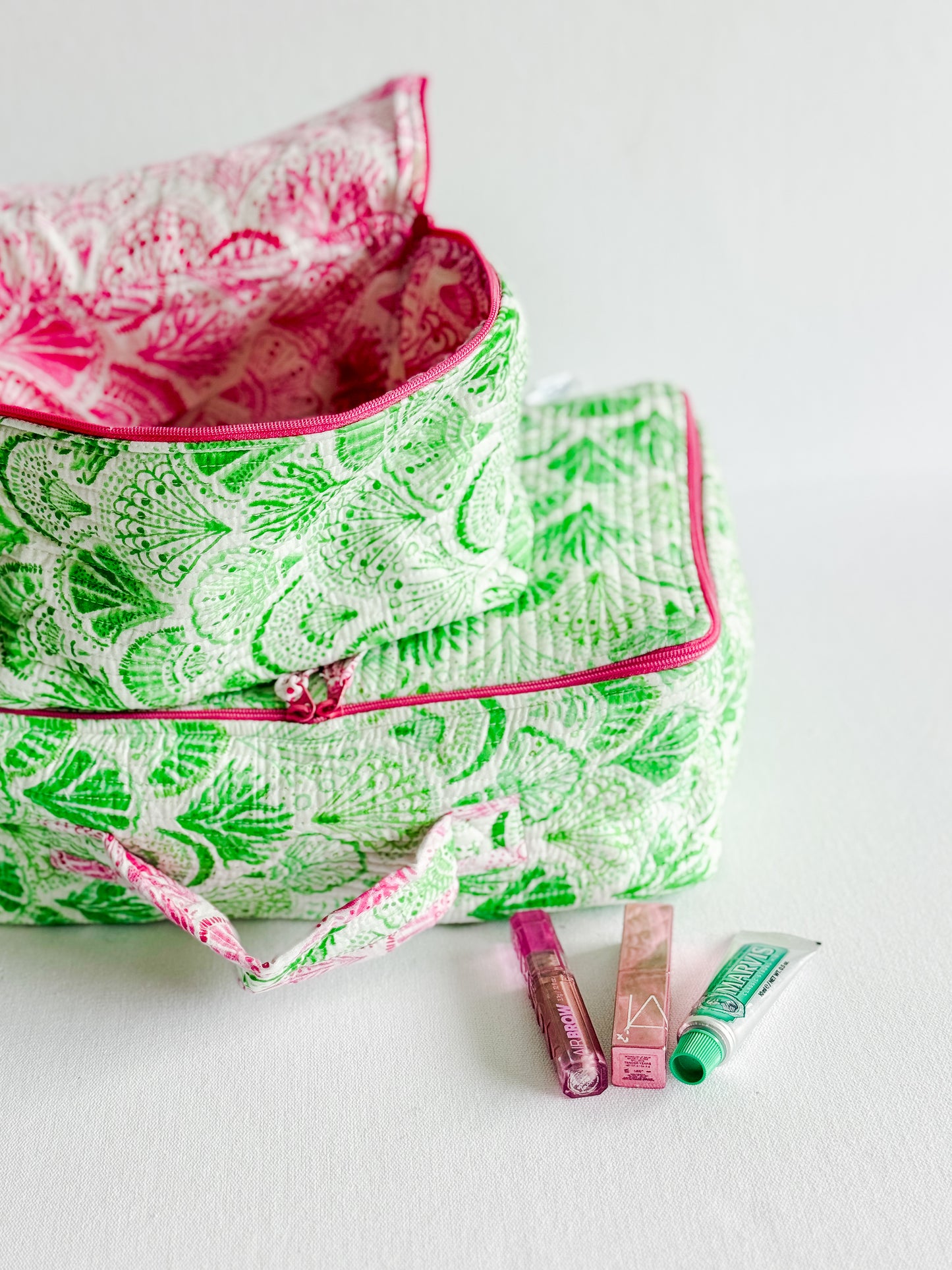 Cosmetic Bag, Shell, Green