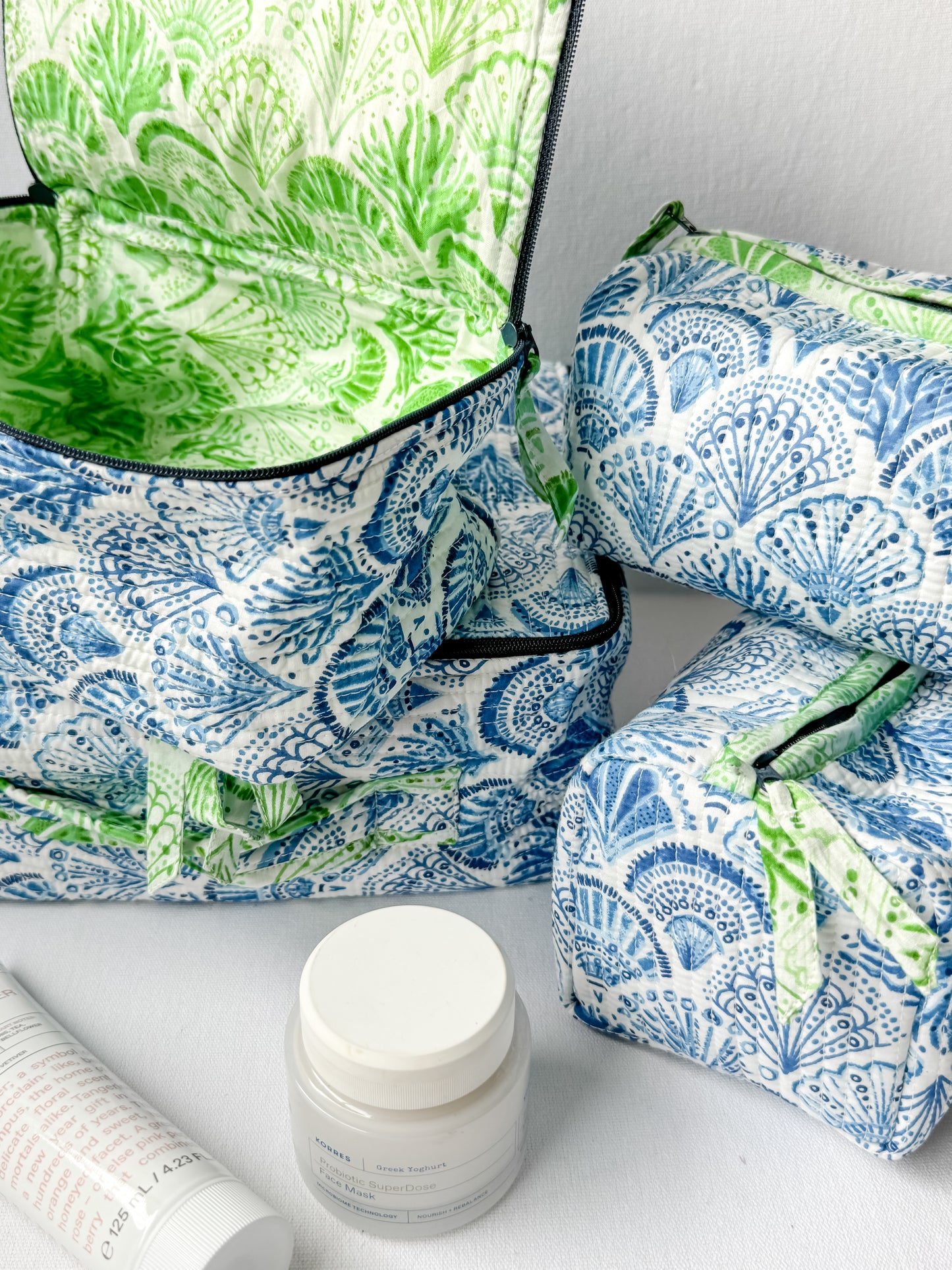 Cosmetics Bag, Shell, Blue