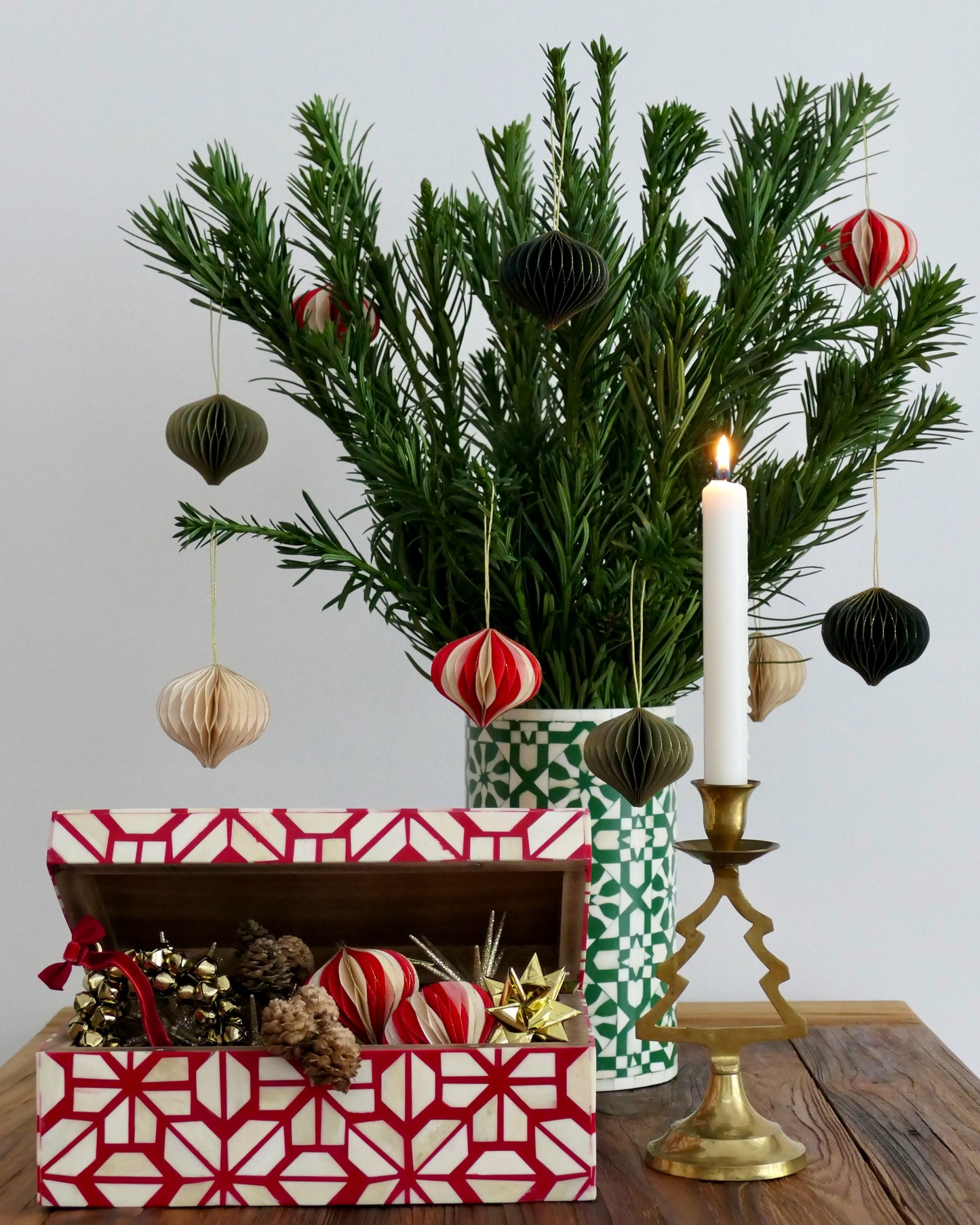 Keepsake Box Large, Bone Inlay, Mandai, Red