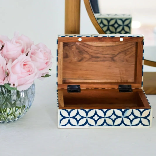 blue and white bharu small bone inlay box 