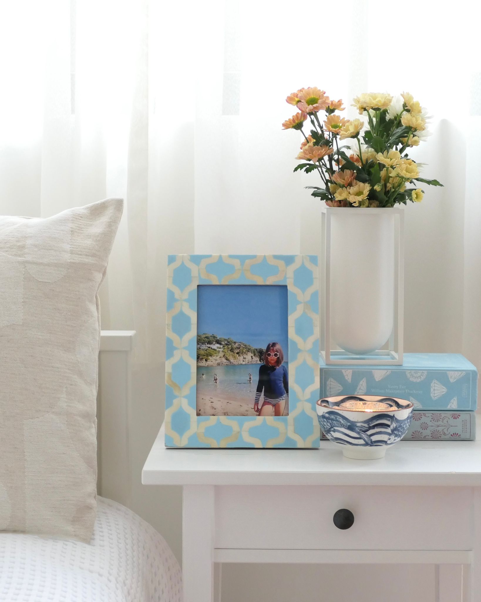 light_blue_bone_inlay_photo_frame_sentosa